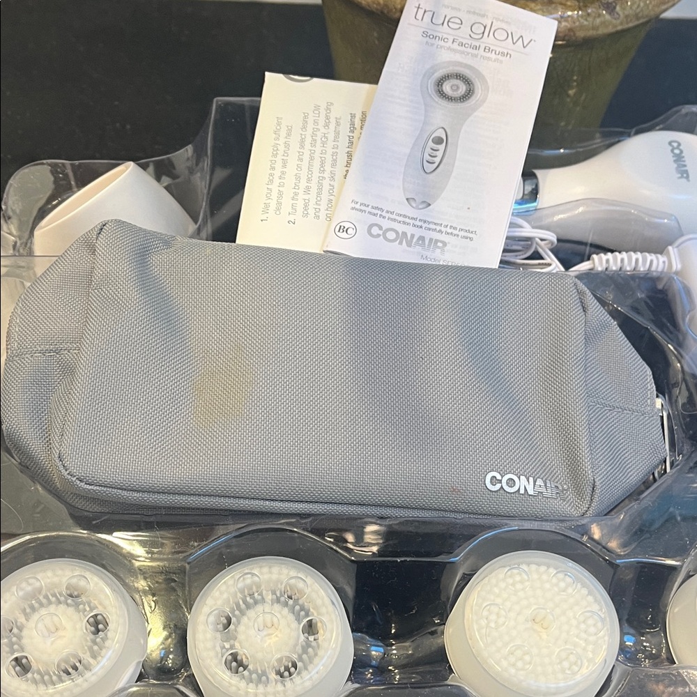 Conair True Glow Sonic Facial Brush - White - Picture 2 of 5